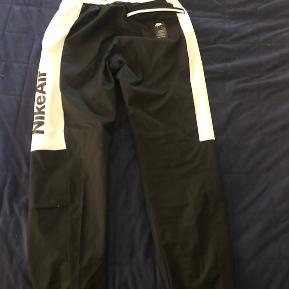 Nike air joggers - Picture 3 of 4